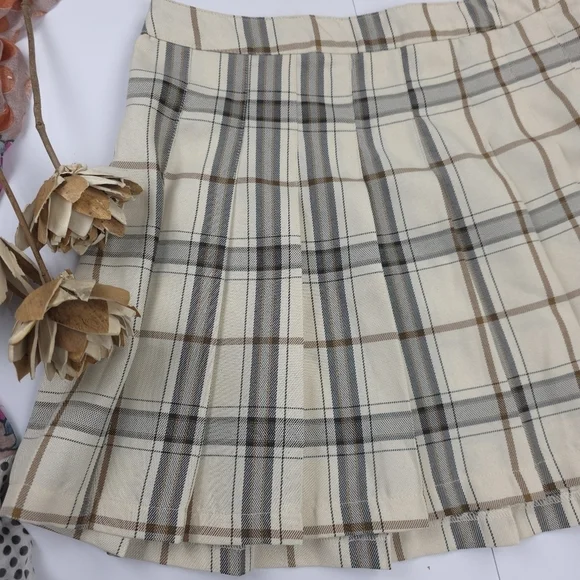Hesperus Plaid Cream and Brown Women's Skirt Sz 6 Junior Lg - Picture 6 of 8